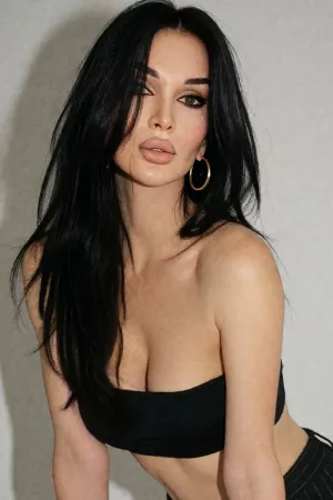Şereflikoçhisar Escort Şebnem: Sanal Dünyada Benimle Ol