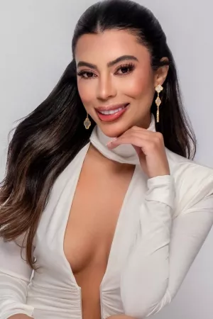 Terme Saatlik Escort Özge: Birlikte Güzel Anlar Yaşamak İçin Buradayım