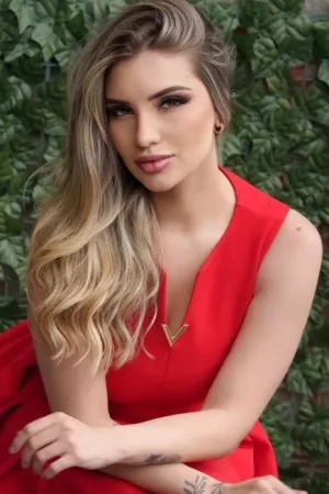 Tekkeköy Escort Didem: Hızla Yanında Olmam İçin Bir Çağrı Yeter