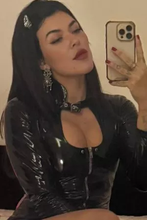 Yakakent Escort Besra Benimle Eğlencenin Tadını Çıkar Aşkım